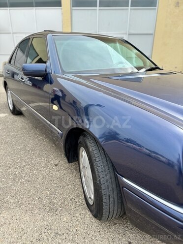 Mercedes E 240 1998, 430,000 km - 2.4 l - Bakı