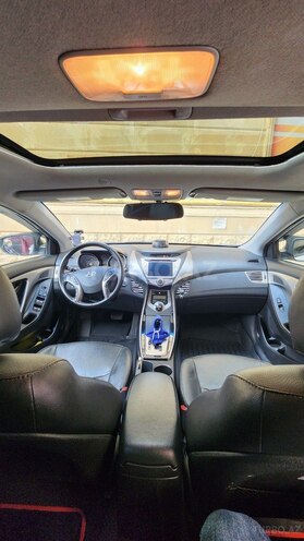 Hyundai Elantra 2012, 252,667 km - 1.8 l - Salyan