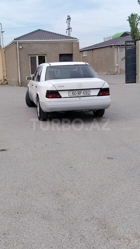 Mercedes E 200 d 1991, 241,500 km - 2.0 л - Bakı