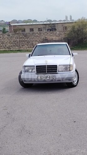 Mercedes E 200 d 1991, 241,500 km - 2.0 л - Bakı