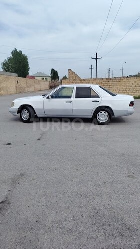 Mercedes E 200 d 1991, 241,500 km - 2.0 л - Bakı