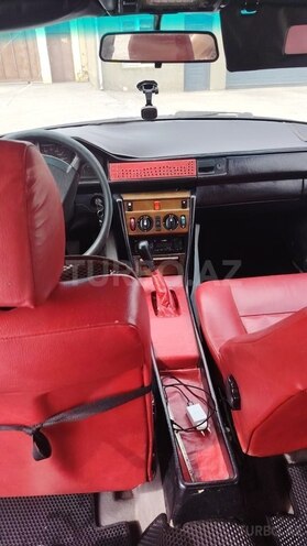 Mercedes E 200 d 1991, 241,500 km - 2.0 л - Bakı