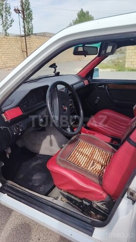Mercedes E 200 d 1991, 241,500 km - 2.0 л - Bakı