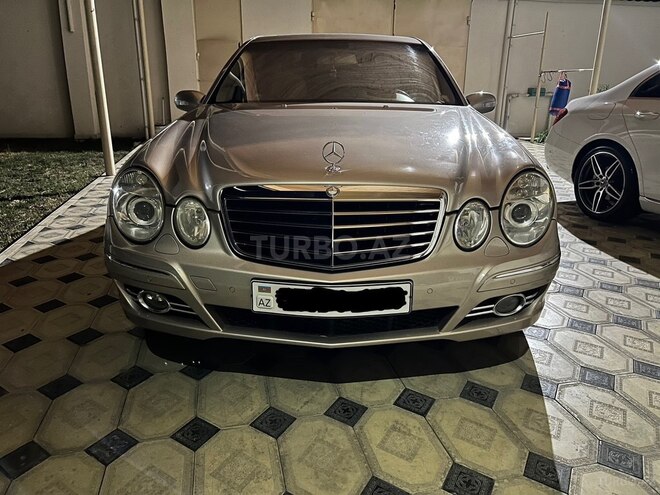 Mercedes E 240 2002, 323,000 km - 2.6 л - Yevlax