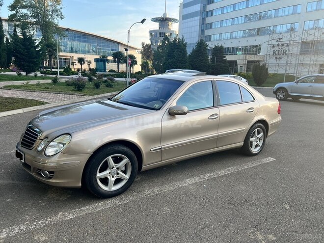 Mercedes E 240 2002, 323,000 km - 2.6 л - Yevlax