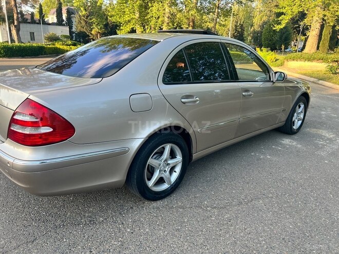 Mercedes E 240 2002, 323,000 km - 2.6 л - Yevlax