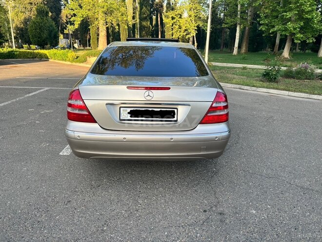 Mercedes E 240 2002, 323,000 km - 2.6 л - Yevlax