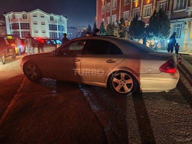 Mercedes E 220 d 2003, 555,600 km - 2.2 l - Naxçıvan