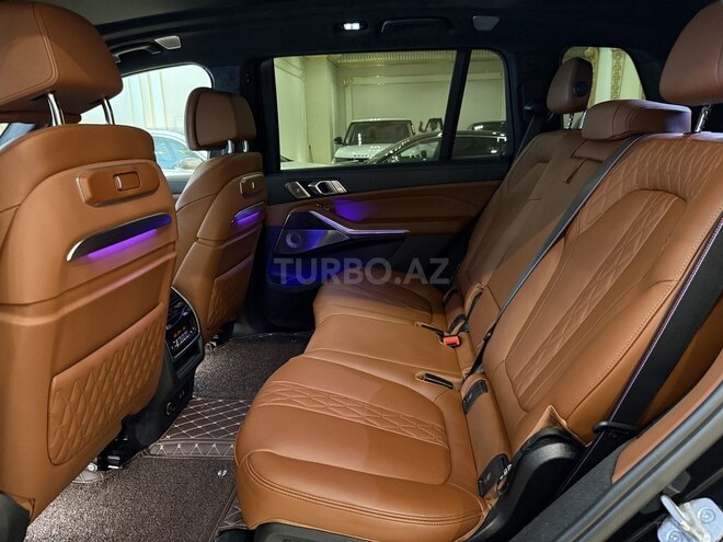 BMW X7-13