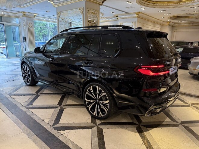 BMW X7-6