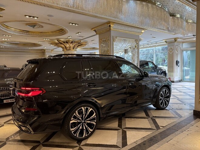 BMW X7-9