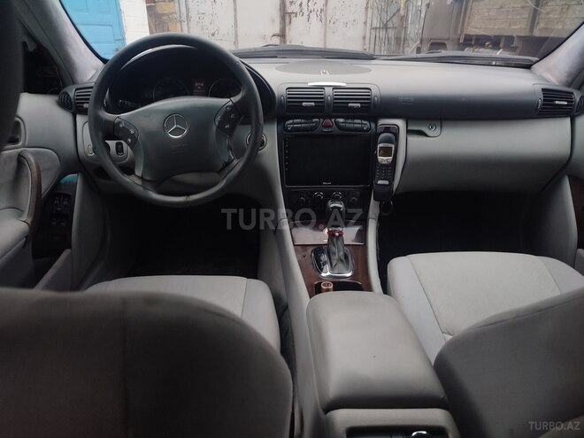 Mercedes C 200 2002, 300,000 km - 2.0 l - Qusar
