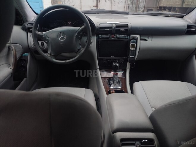 Mercedes C 200 2002, 300,000 km - 2.0 l - Qusar