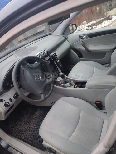 Mercedes C 200 2002, 300,000 km - 2.0 l - Qusar