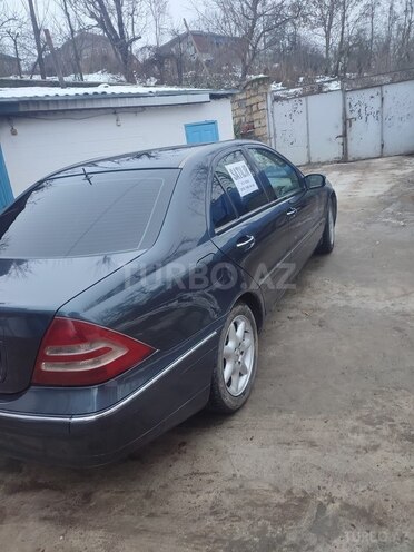 Mercedes C 200 2002, 300,000 km - 2.0 l - Qusar