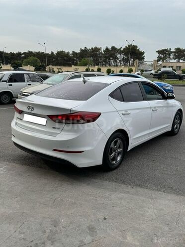 Hyundai Avante 2016, 194,000 km - 1.6 л - Bakı