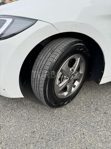 Hyundai Avante 2016, 194,000 km - 1.6 л - Bakı