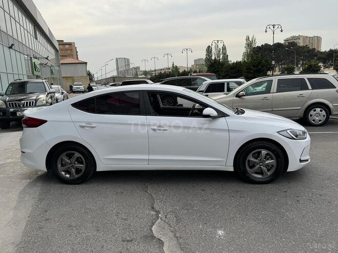 Hyundai Avante 2016, 194,000 km - 1.6 л - Bakı