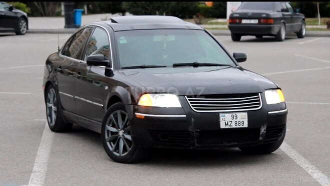 Volkswagen Passat 2004, 332,223 km - 1.8 л - Bakı