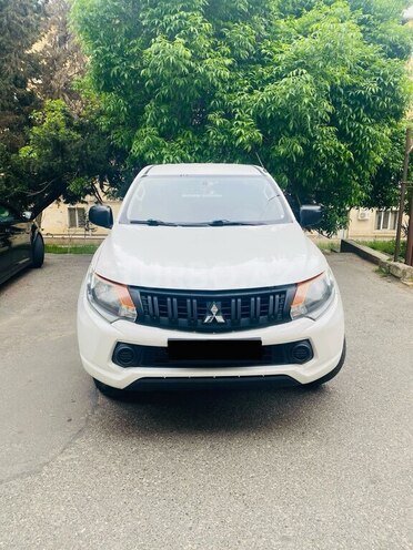 Mitsubishi L200 2016, 270,000 km - 2.5 l - Bakı