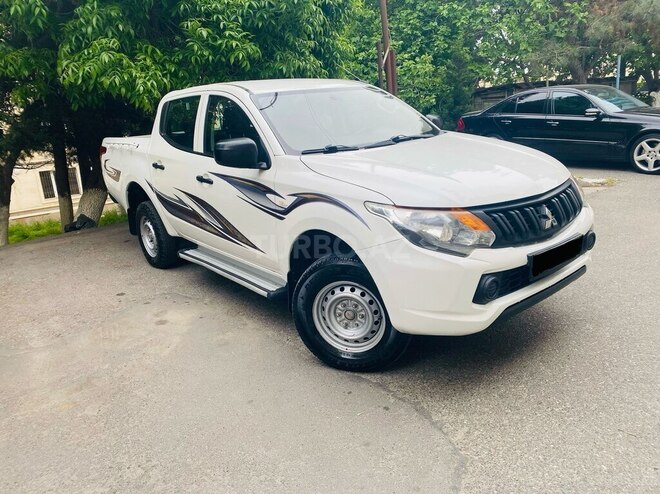 Mitsubishi L200 2016, 270,000 km - 2.5 l - Bakı