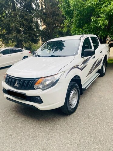 Mitsubishi L200 2016, 270,000 km - 2.5 l - Bakı
