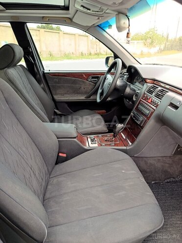 Mercedes E 280 2000, 342,500 km - 2.8 l - Bakı