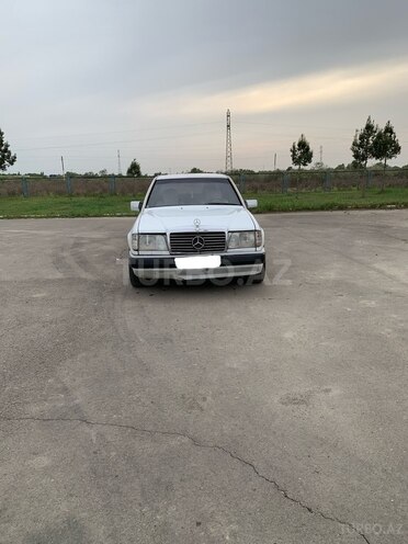 Mercedes E 200 d 1993, 423,112 km - 2.0 l - Sabirabad