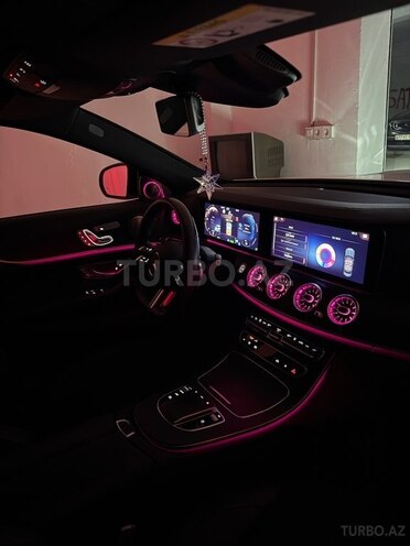 Mercedes E 300 4MATIC 2022, 35,800 km - 2.0 l - Bakı