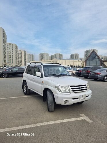 Mitsubishi Pajero io 2001, 262,800 km - 2.0 l - Bakı