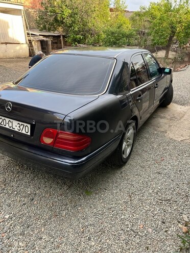 Mercedes E 200 1996, 258,000 km - 2.0 l - Gəncə