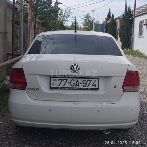 Volkswagen Polo 2013, 270,000 km - 1.6 l - Bakı
