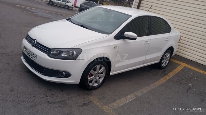 Volkswagen Polo 2013, 270,000 km - 1.6 l - Bakı