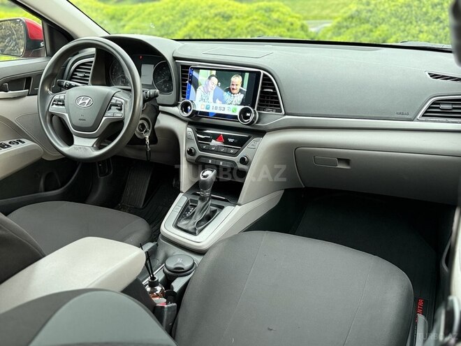 Hyundai Elantra-5