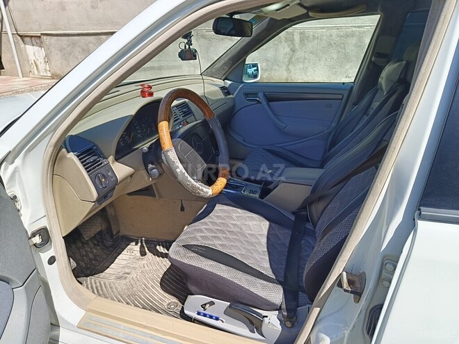 Mercedes C 200 1998, 300,000 km - 2.0 l - Tovuz