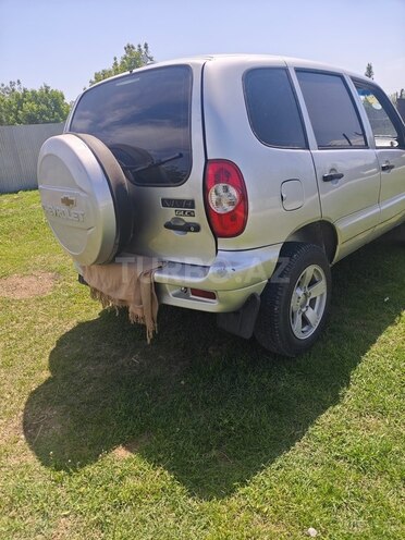 Chevrolet Niva 2008, 76,000 km - 1.7 л - Goranboy
