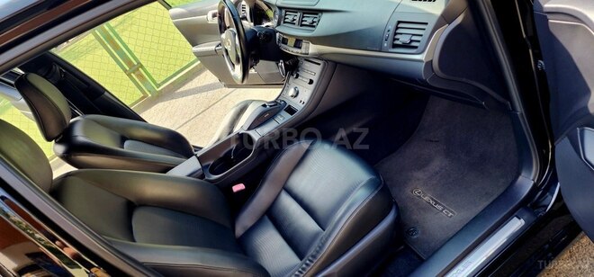Lexus CT 200h-14