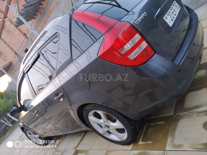 Kia Ceed 2009, 282,470 km - 1.6 л - Mingəçevir