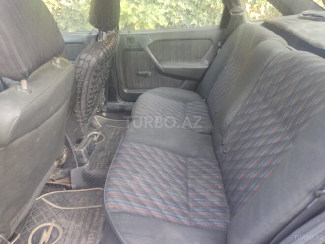 Opel Vectra 1994, 300,000 km - 1.8 l - Bakı