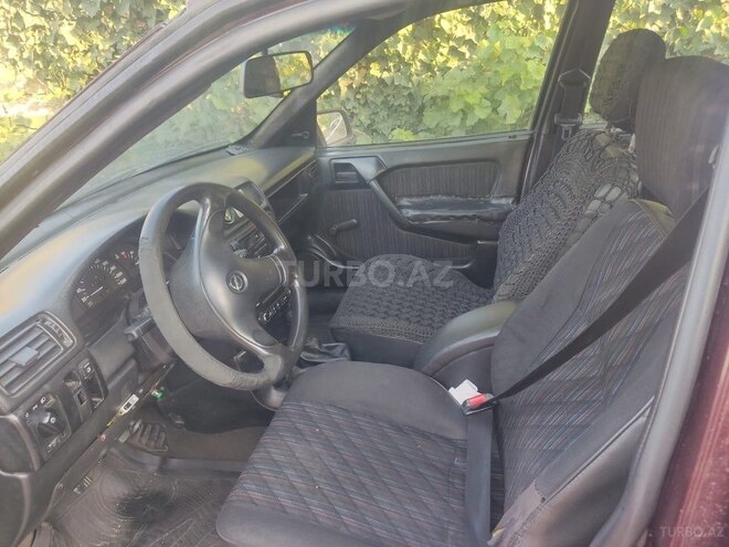 Opel Vectra 1994, 300,000 km - 1.8 l - Bakı