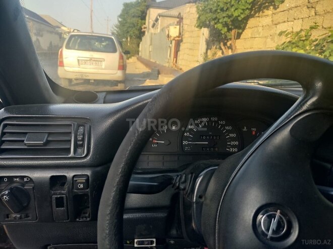 Opel Vectra 1994, 300,000 km - 1.8 l - Bakı