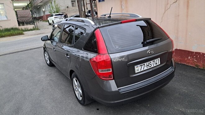 Kia Ceed 2009, 245,000 km - 1.4 л - Quba