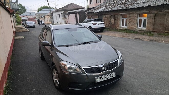 Kia Ceed 2009, 245,000 km - 1.4 л - Quba