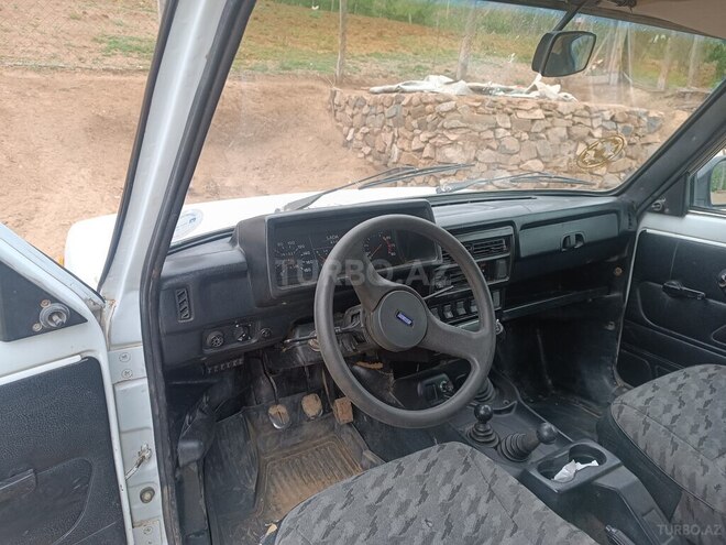LADA (VAZ) Niva 2006, 200,000 km - 1.7 l - Yardımlı