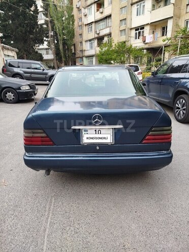 Mercedes E 220 1993, 306,494 km - 2.2 л - Bakı
