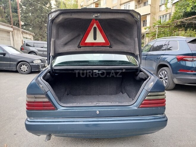 Mercedes E 220 1993, 306,494 km - 2.2 л - Bakı