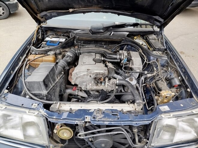 Mercedes E 220 1993, 306,494 km - 2.2 л - Bakı