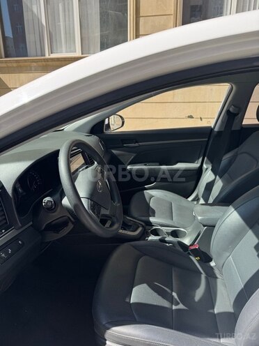 Hyundai Avante 2017, 111,700 km - 1.6 l - Bakı