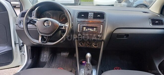 Volkswagen Polo 2018, 203,000 km - 1.6 л - Bakı