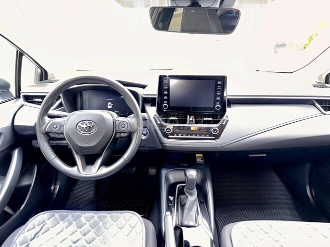 Toyota Corolla 2019, 99,800 km - 1.6 l - Bakı
